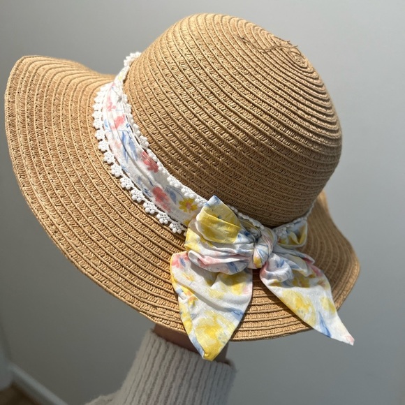Stylish Straw Hat with Floral Bow - Picture 3 of 12
